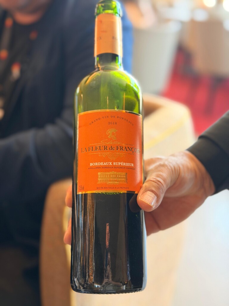 pessoa, Garrafa de vidro, bebida, Bebidas alcoólicas, garrafa de vinho, álcool, Bebida destilada, vinho, garrafa, interno, alimento