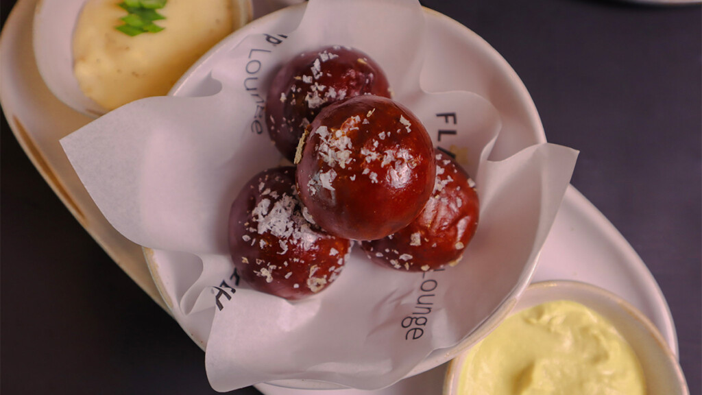 american airlines lounges menu