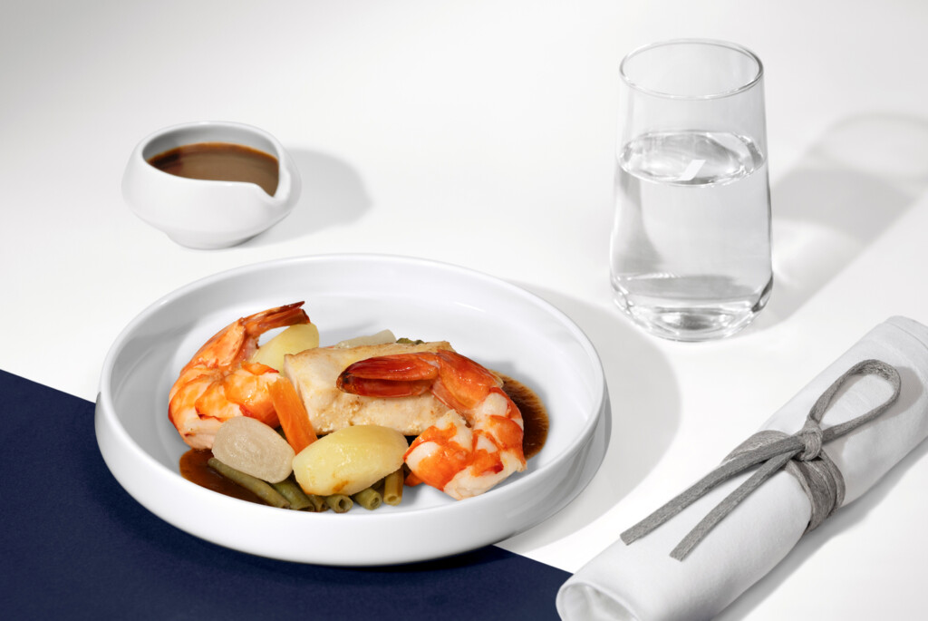 alimento, Utensílio de cozinha, garfo, placa, refeição, louça, talheres, mesa, prato, Utensílios de servir, Prato, Culinária, frutos do mar, colher, Arte culinária, Taça de vinho, brunch, Comida à la carte, Utensílios para bebidas, interno