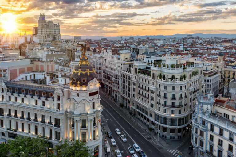 Compartilhando Emissões: Guarulhos para Madri voando em família na La Première