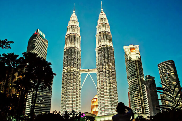 Compartilhando Emissões: Hong Kong para Kuala Lumpur voando Malaysia com Avios