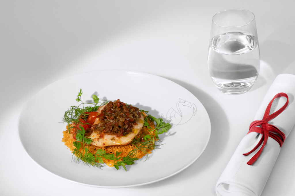 alimento, placa, garfo, Fast food, Utensílio de cozinha, branco, guarnição, Comida à la carte, mesa, Taça de vinho, interno, louça