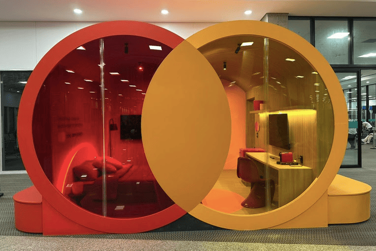 Cápsula de descanso é novidade de campanha da Mastercard no Galeão