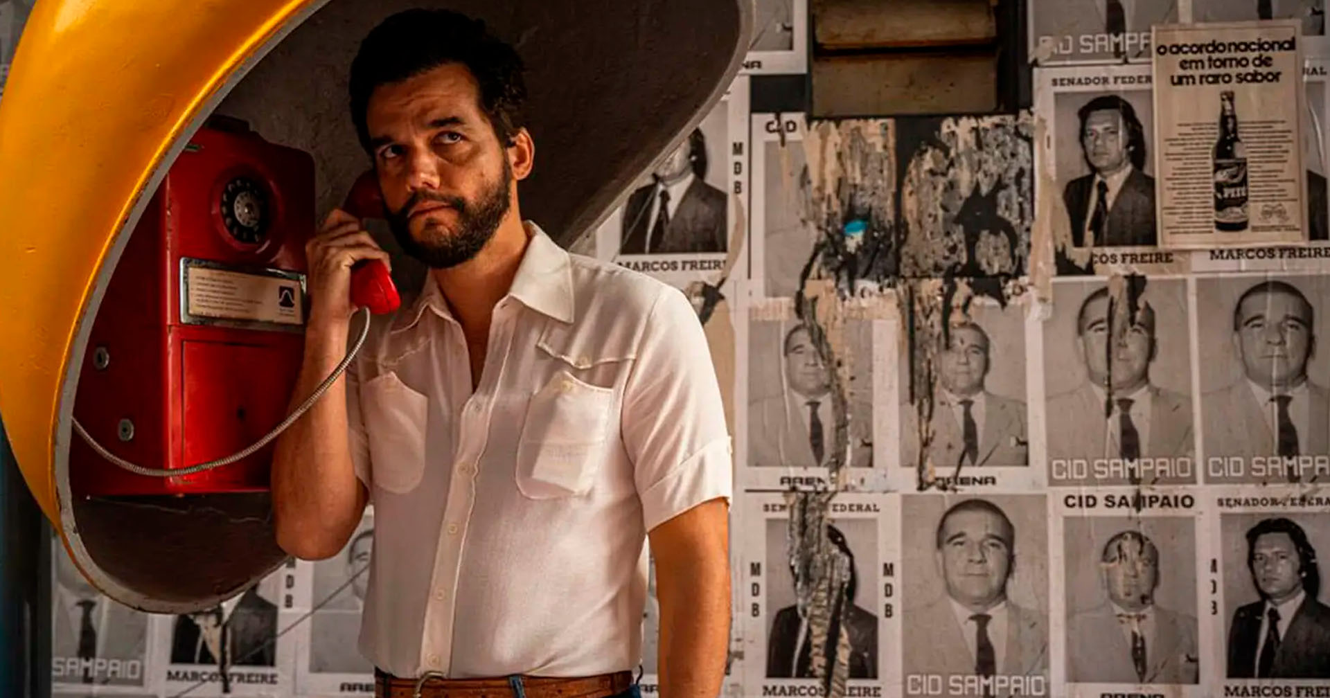 Rosto humano, roupas, pessoa, homem, Barba humana, em pé, interno, telefone, rua