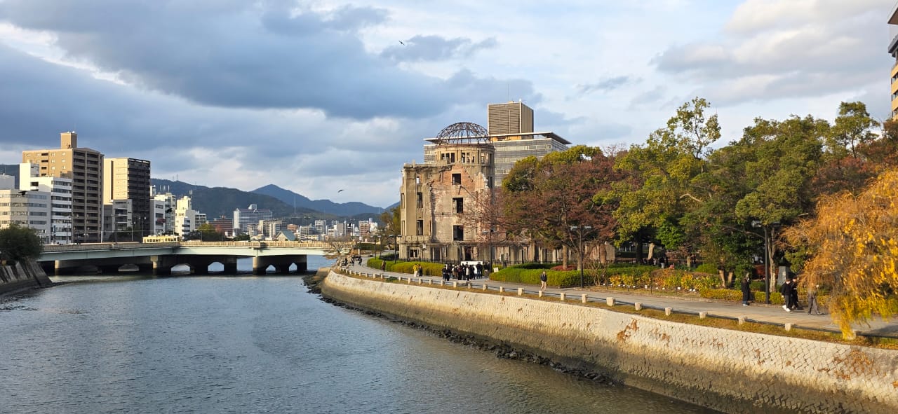 outdoor, céu, nuvem, árvore, construção, água, rio, viagem, cidade, lago, hidrovia, Canal, ponte, outono, paisagem