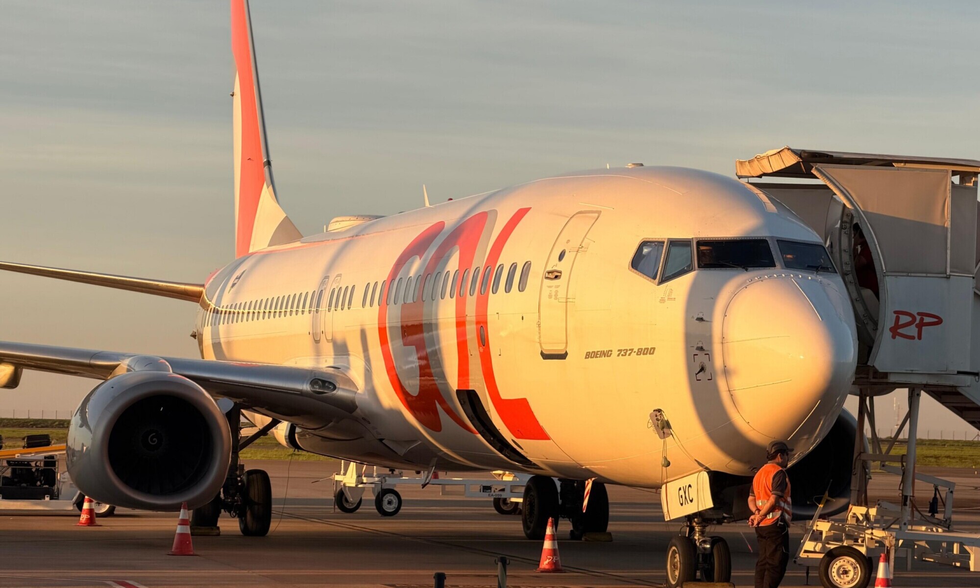 gol-mgf Gol boeing 737 montevidéu