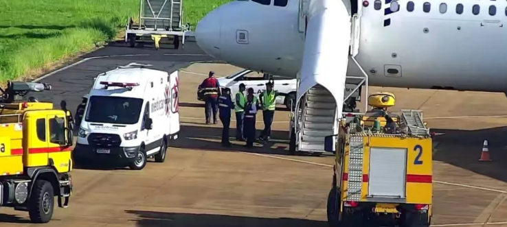 Avião da LATAM faz pouso de emergência após carregador portátil pegar fogo em voo