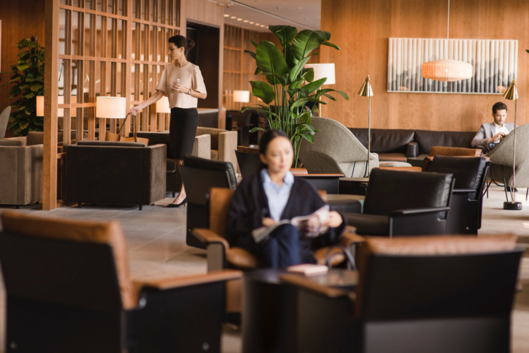 cathay pacific lounge jfk
