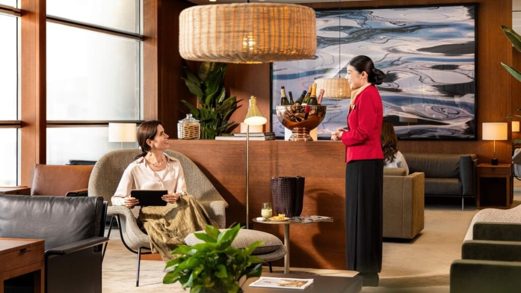 cathay pacific lounge jfk