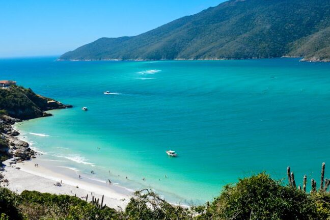 prainhas-pontal-do-atalaia-768×432 natureza, outdoor, Terrenos costeiros e oceânicos, água, costa, Trópicos, céu, baía, ilha, paisagem, montanha, cabo, Promontório, Corpo d’água, lagoa, Angra, Caribe, árvore, Azure, mar, Cayo, Enseada, oceano, som, promontório, praia