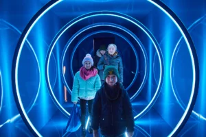 roupas, Azul vibrante, Azul Majorelle, azul, sorriso, pessoa