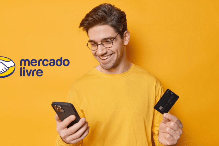 pessoa, Rosto humano, sorriso, roupas, homem, parede, ombro, segurar, interno