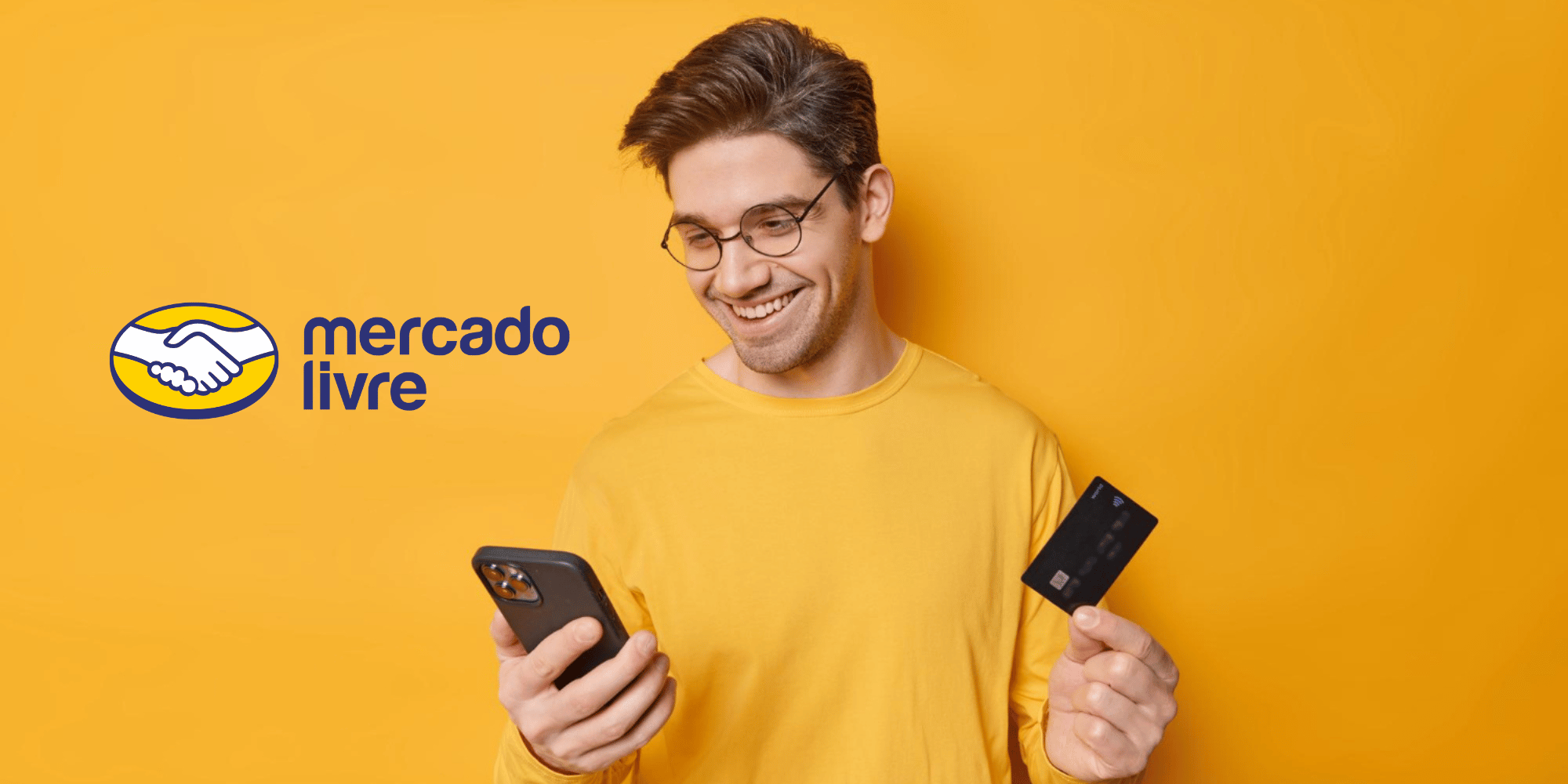 pessoa, Rosto humano, sorriso, roupas, homem, parede, ombro, segurar, interno