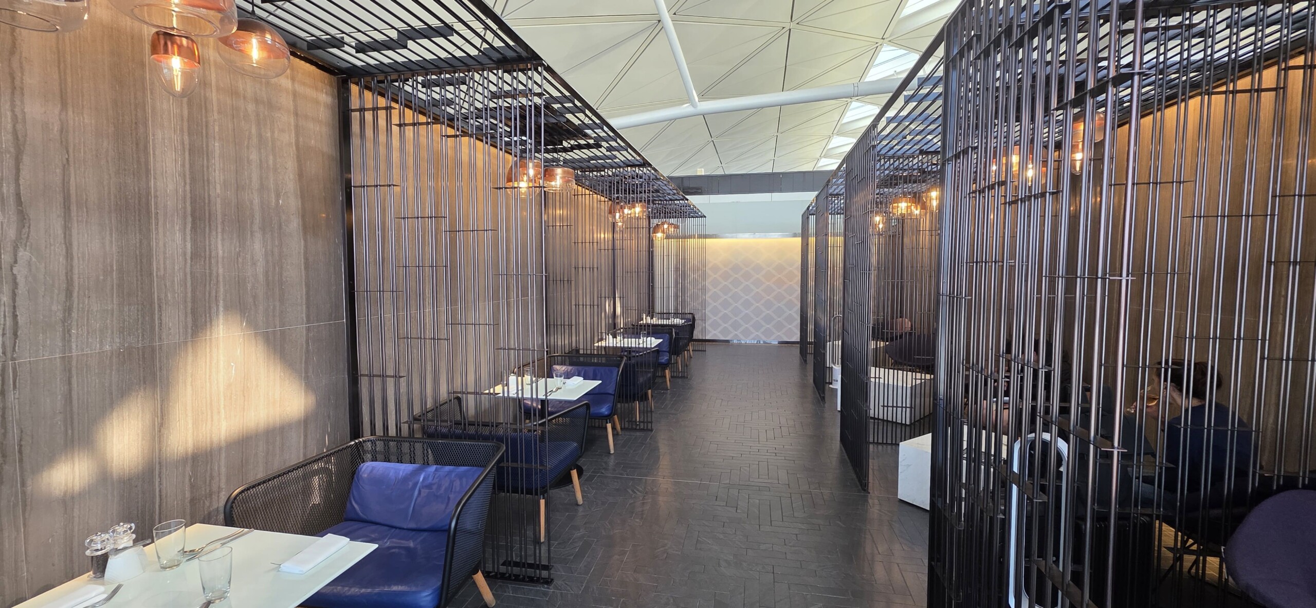 Compartilhando Emissões: Hong Kong para Bangkok voando com a Cathay Pacific