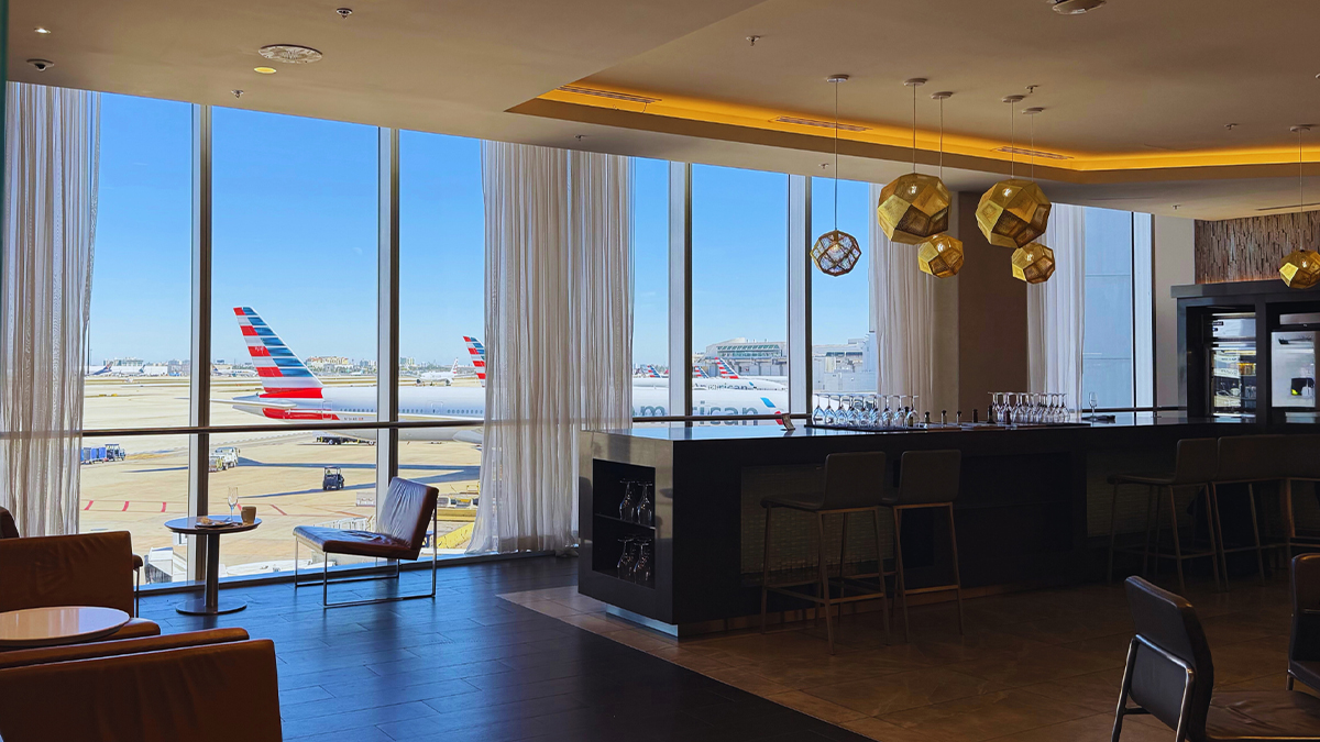 ameriacan airlines lounges miami