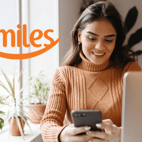 pessoa, Rosto humano, interno, parede, computador, sorriso, laptop, roupas, mulher, menina