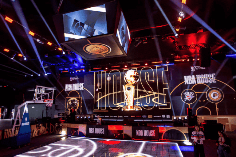 Clientes do cartão XP têm 20% OFF na pré-venda da NBA House 2026