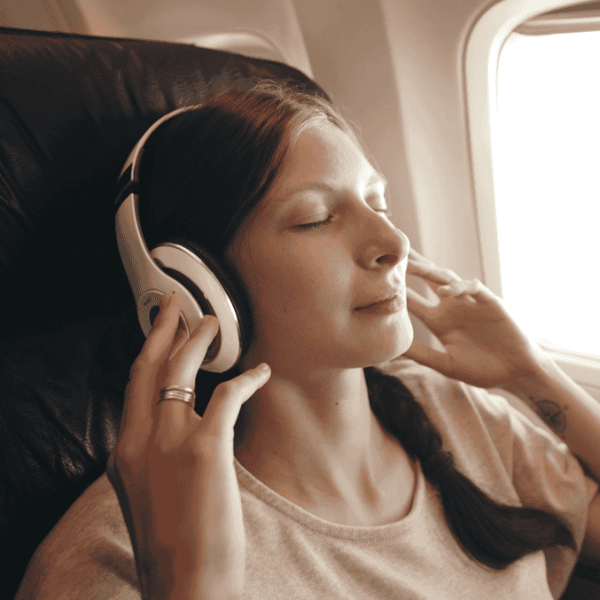 Novas regras: United Airlines poderá remover passageiros que não usarem fones