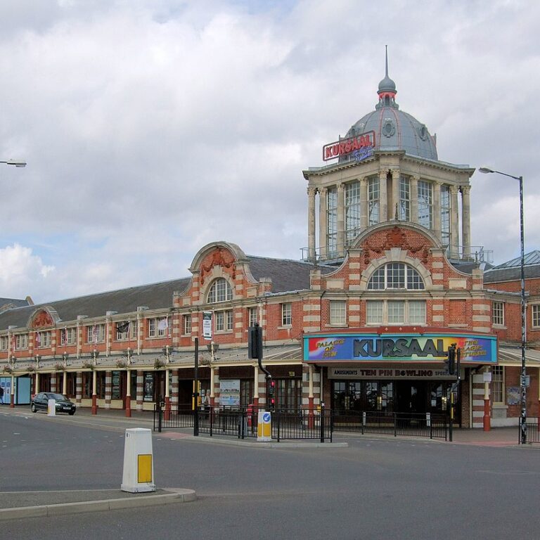 primeiro parque de diversões do mundo
