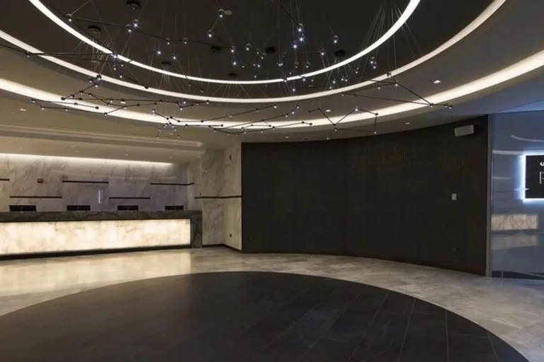 united lounges polaris