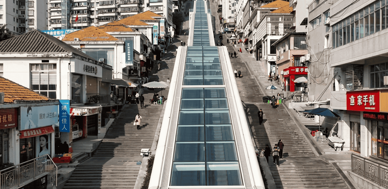 China inaugura maior escada rolante ao ar livre do mundo