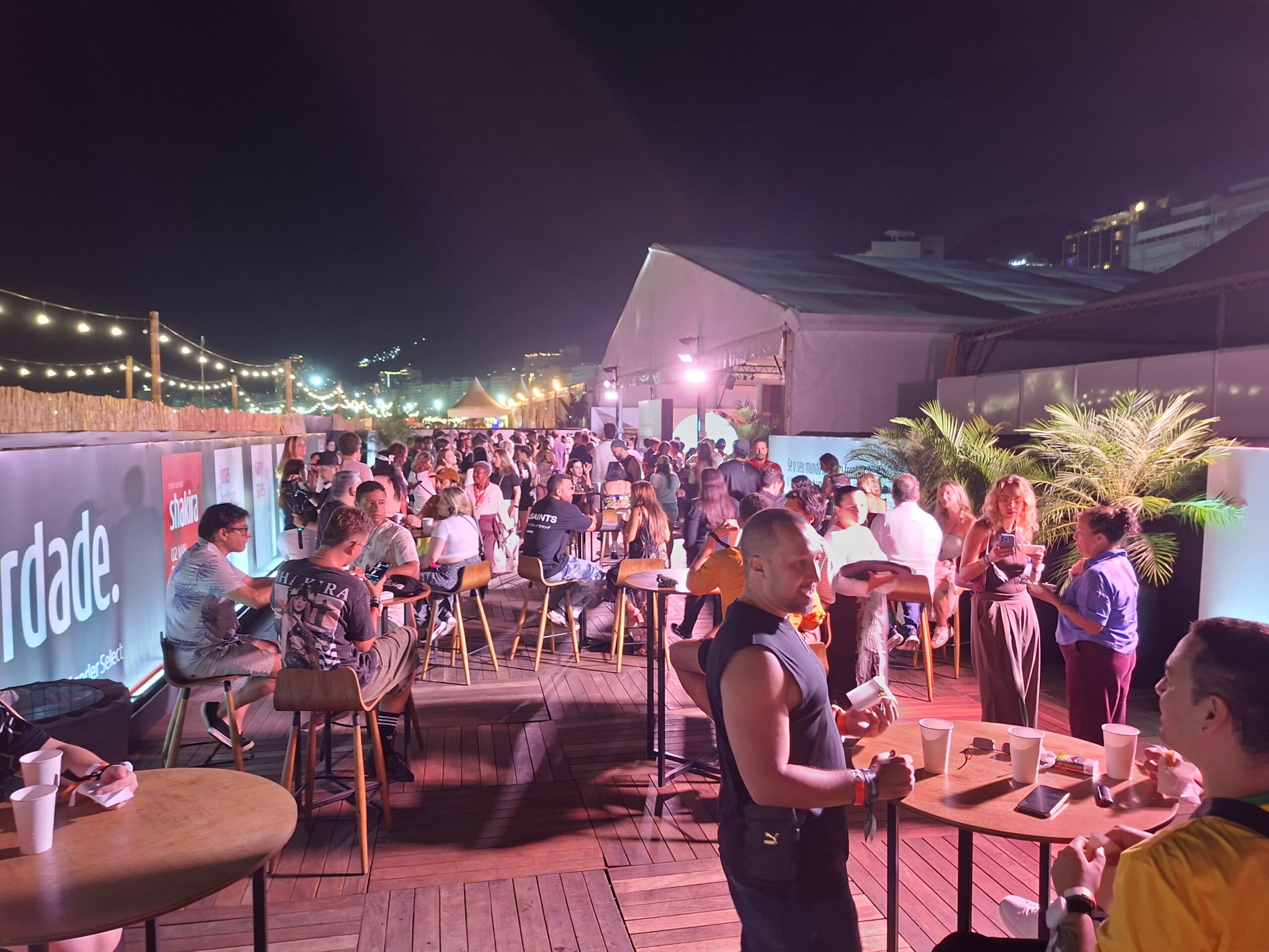 Confira como foi o show da Shakira no espaço Santander