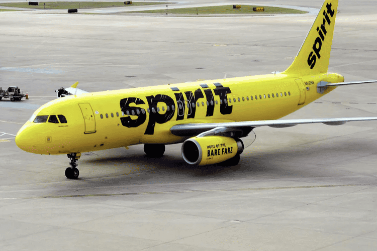 Spirit Airlines cancela todos os voos e falência da companhia avança nos EUA