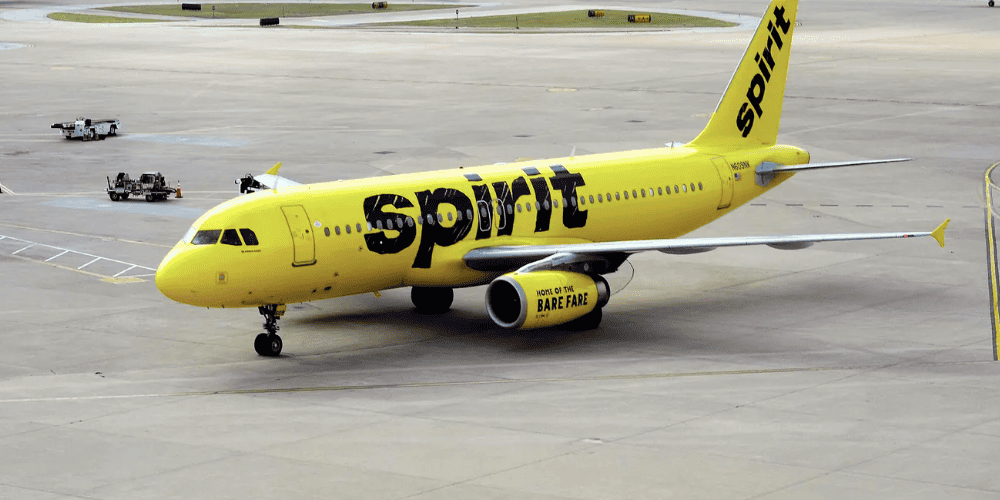 Spirit Airlines cancela todos os voos e falência da companhia avança nos EUA