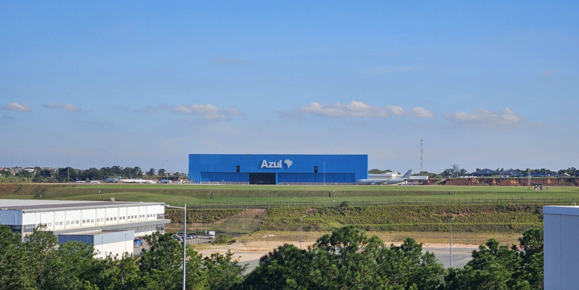 Clube Azul 10 anos! Confira a experiência imersiva no hangar da companhia e na UniAzul