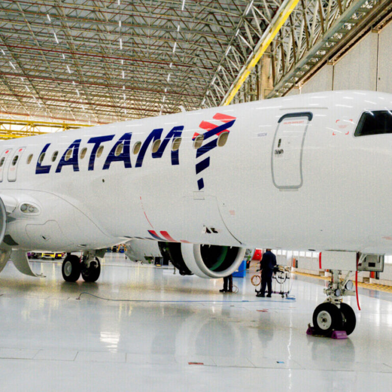 primeiro embraer e2 latam