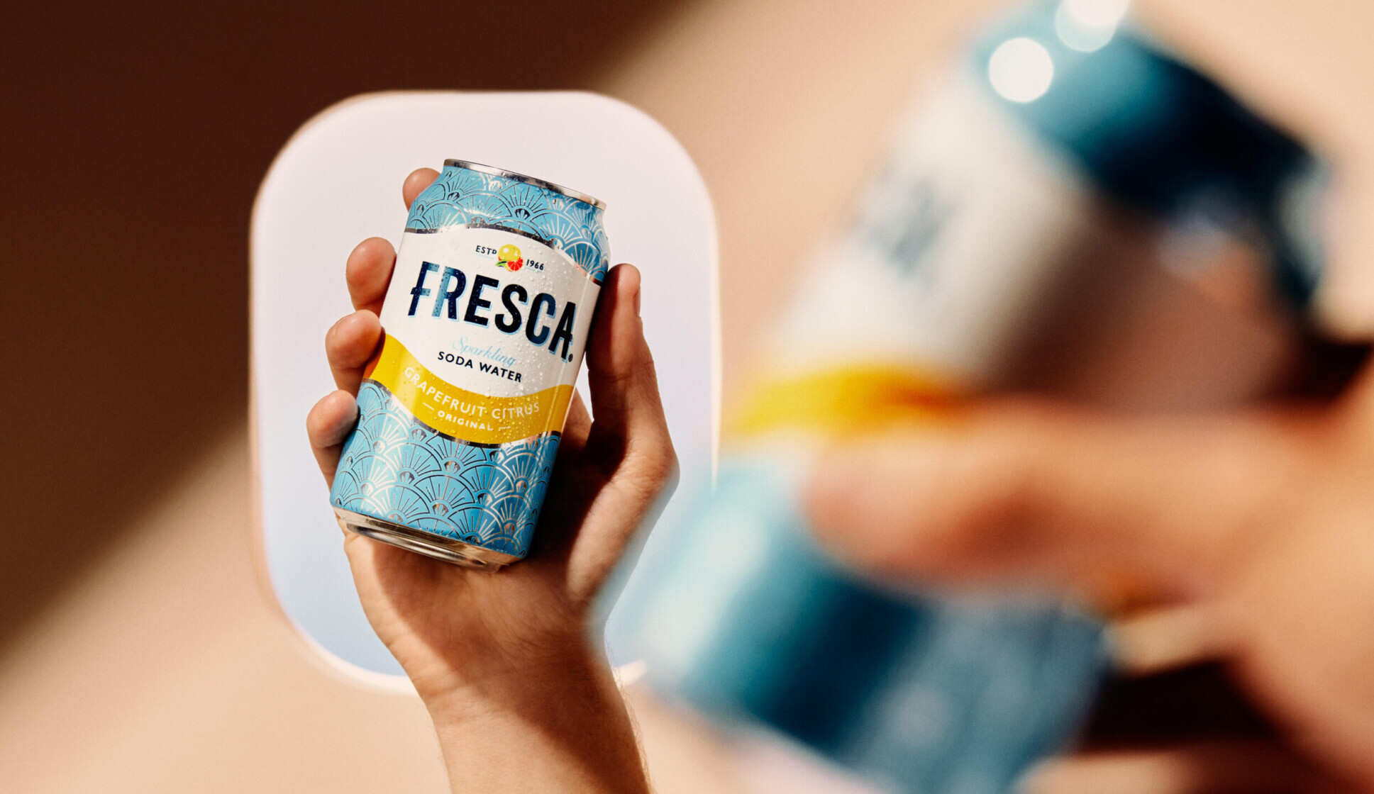 26-04-4351502_snackbev_fresca_hero_725 delta snacks bebidas