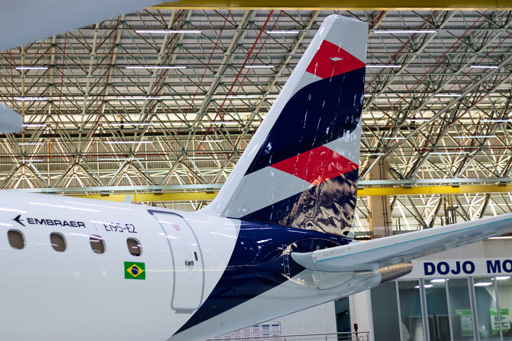 latam primeiro embraer