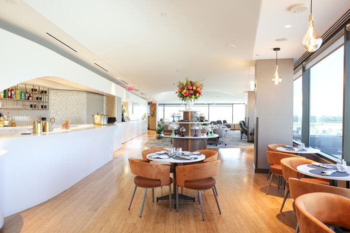 delta one lounge los angeles