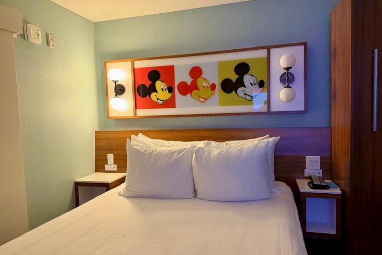 Quarto do Pop Century Resort Disney - Créditos: Lais Roani