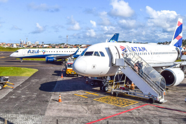 latam azul chapecó