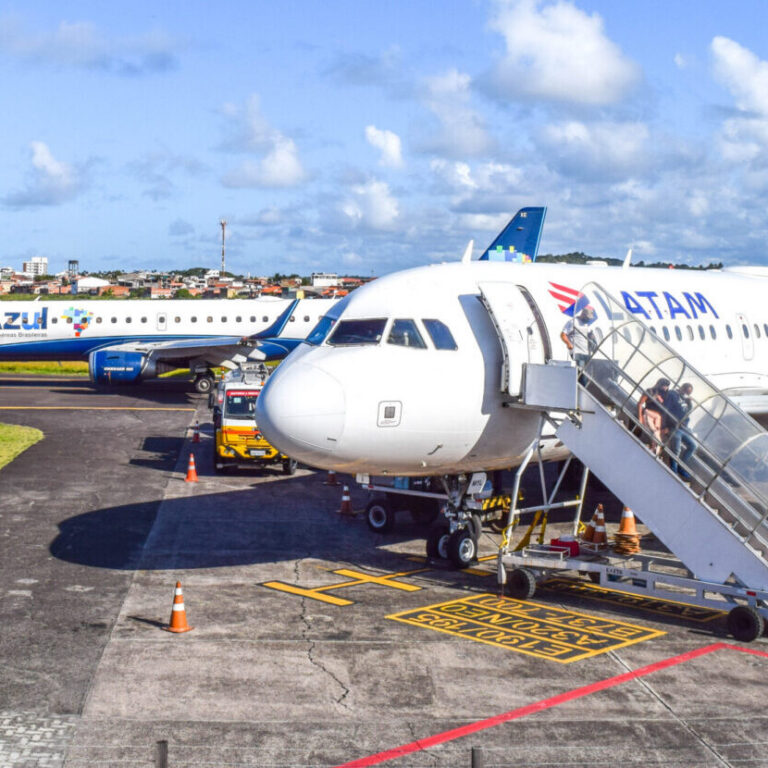 latam azul chapecó