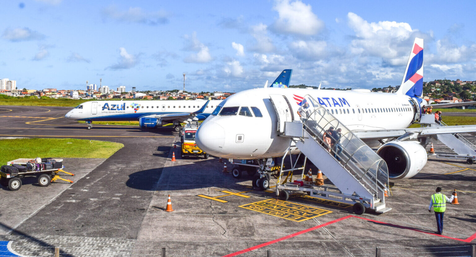 latam azul chapecó