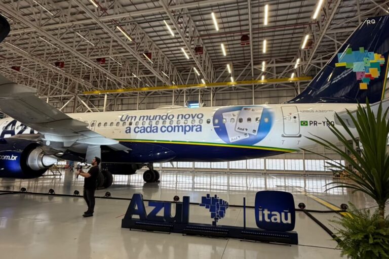 aeronave cartão azul itaú