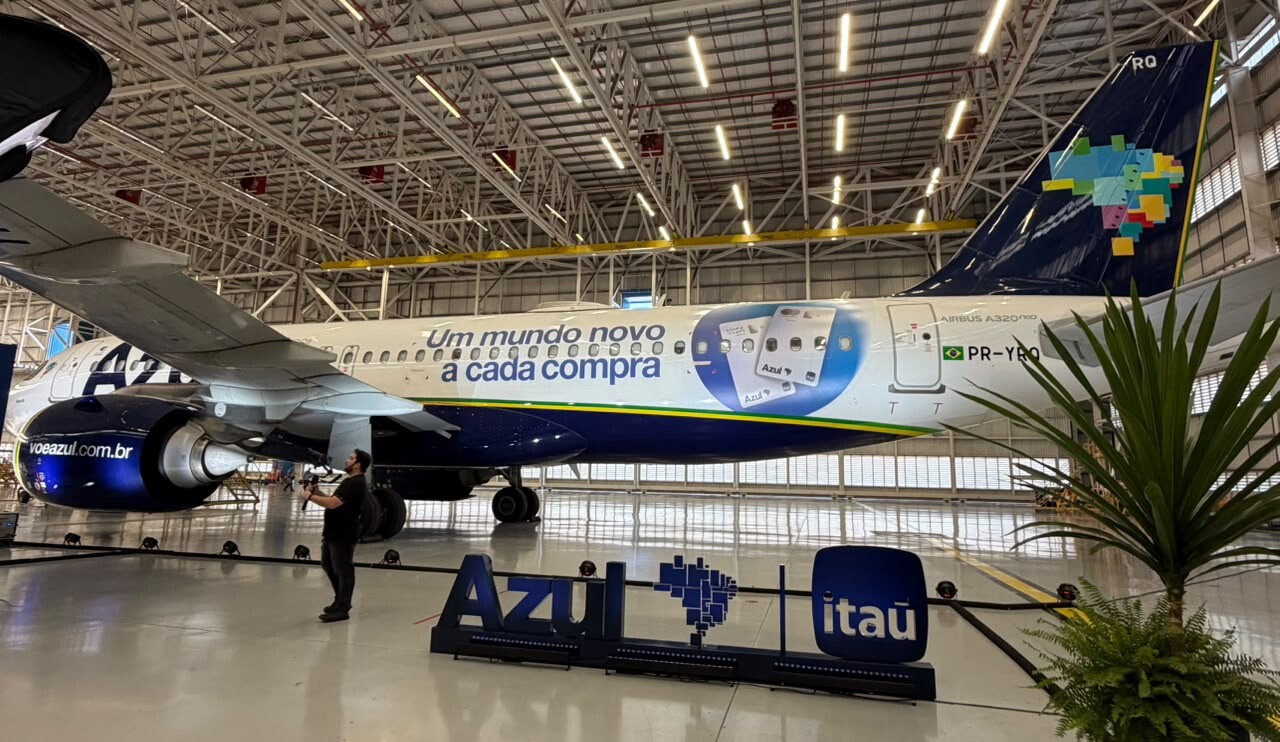 aeronave cartão azul itaú